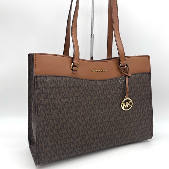 Michael Kors Large MF Pocket Shoulder Tote Bag